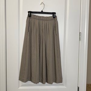 Beige with black midi skirt with pockets